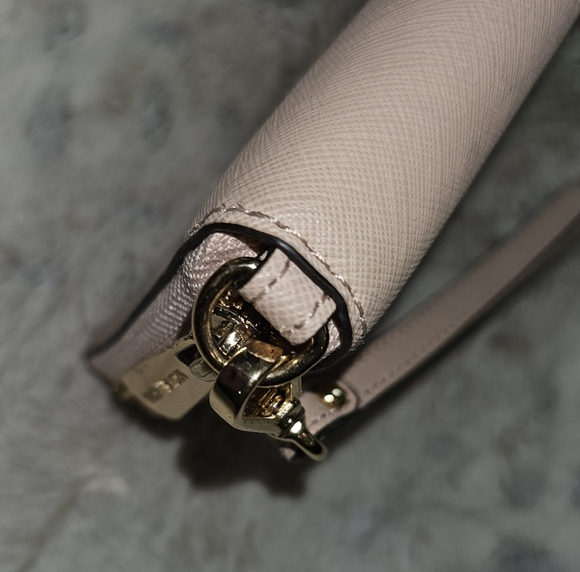 NWOT Michael Kors Pastel Pink Heart Design Zip Wristlet Wallet - Picture 4 of 6